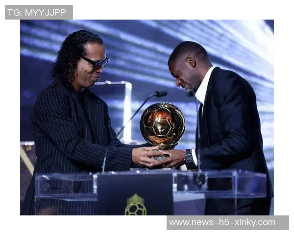 EA年度最佳蓝11人揭晓姆巴佩担任队长登贝莱与努诺门德斯获97分最高评分